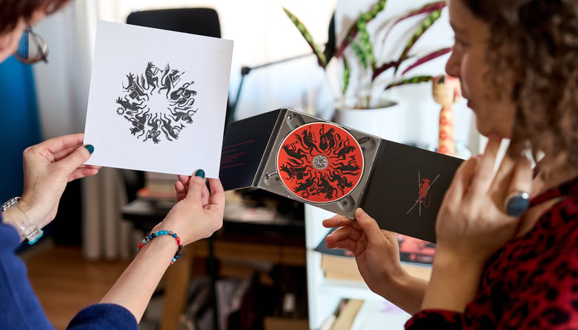 <p>Projekt płyty i okładki albumu dla dua Kirschenbaum</p>