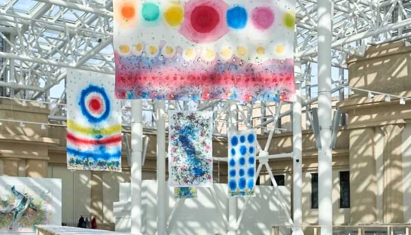 Wystawa &bdquo;Wsch&oacute;d słońca na Zachodzie&rdquo; w Pawilonie Czterech Kopuł potrwa do końca maja