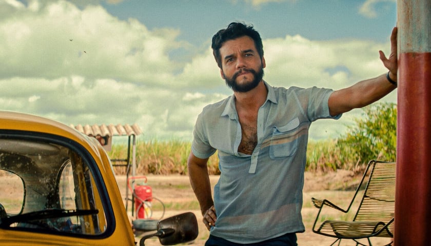 <p class="MsoNormal"><em style="mso-bidi-font-style: normal;"><span style="mso-fareast-font-family: Calibri; mso-bidi-font-family: Calibri; mso-bidi-theme-font: minor-latin; color: #050505;">Tajny agent, </span></em><span style="mso-fareast-font-family: Calibri; mso-bidi-font-family: Calibri; mso-bidi-theme-font: minor-latin; color: #050505;">reż. Kleber Mendon&ccedil;a Filho</span></p>