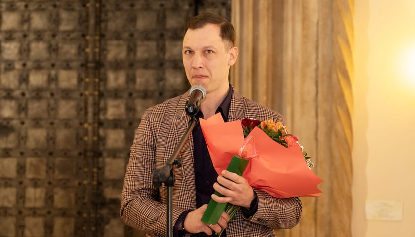 <p>Arlekiny 2026, uroczystość w Rauszu. Wrocław, 27.03.2026. Na zdjęciu Albert Pyśk.</p>