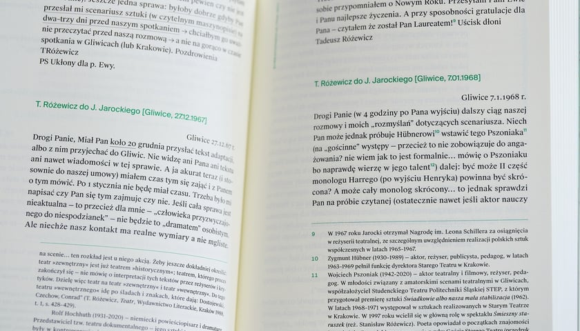 <p>Jerzy Jarocki, Tadeusz R&oacute;żewicz, &bdquo;Widocznie tak musi być między żywymi artystami. Korespondencja 1966-2011&rdquo;, opracowanie Anna Romaniuk&nbsp;</p>
