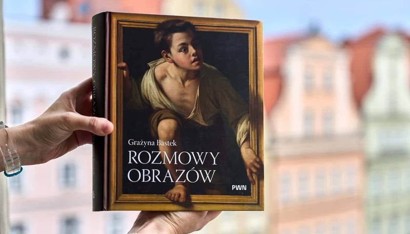 <p>Grażyna Bastek, &bdquo;Rozmowy obraz&oacute;w&rdquo;, PWN</p>