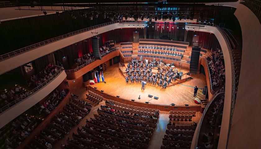 Koncert w Narodowym Forum Muzyki we Wrocławiu, zdjęcie archiwalne, ilustracyjne.