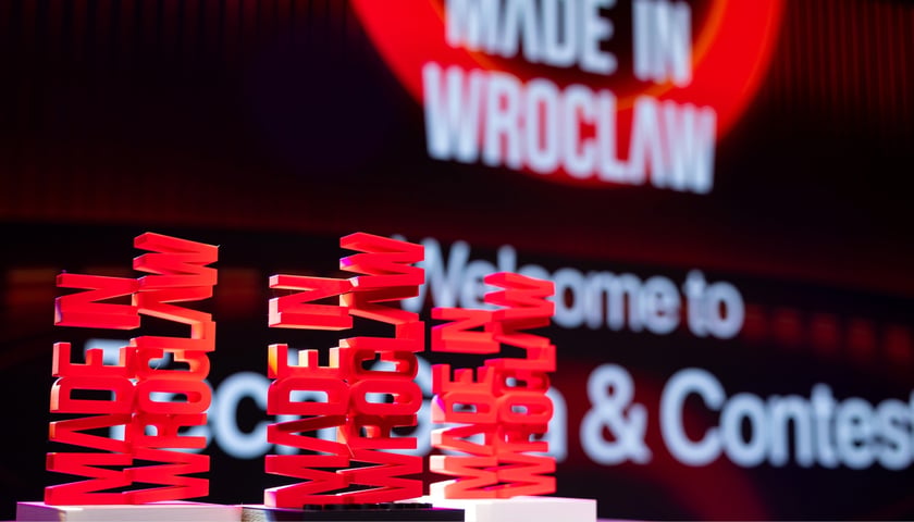 Statuetka z napisem "Made in Wroclaw"