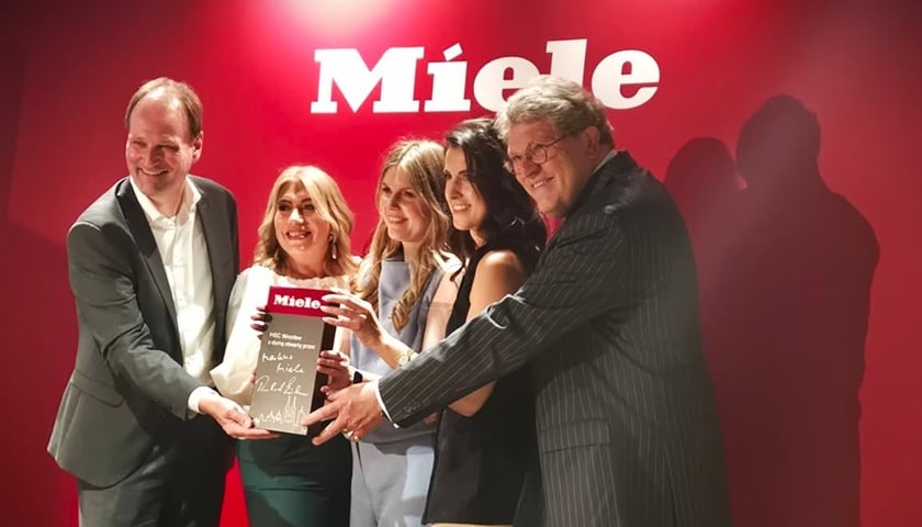 Mężczyźni i kobiety. Centrum Doświadczeń Miele (Miele Experience Center) powstało w kompleksie Bulvary przy ulicy Księcia Witolda 13