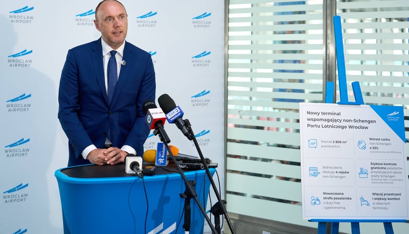 Podpisanie umowy na budowę terminalu non-Schengen, 14 lipca 2026