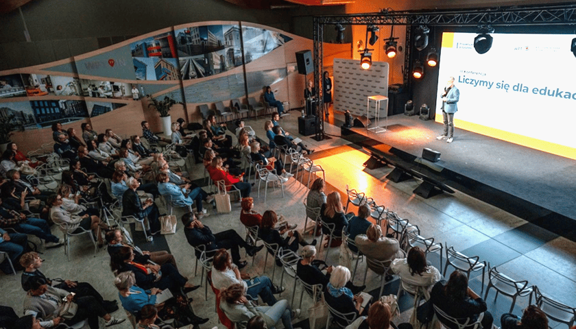 Uczestnicy poprzedniej edycji konferencji "Liczymy się dla edukacji".