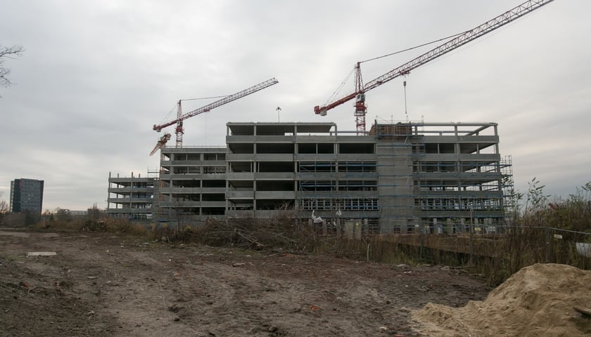 Wiecha na Business Garden Wrocław – inwestycja przy ul. Legnickiej [ZDJĘCIA]
