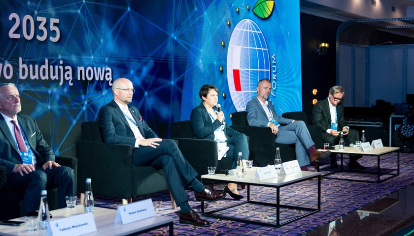 „Samorząd 2035: Czy sztuczna inteligencja uratuje regiony przed kryzysem demograficznym?”