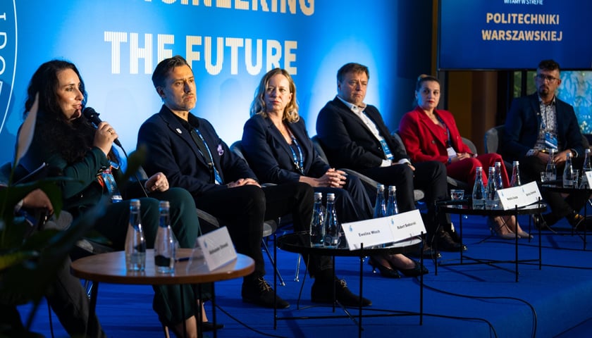 Panel 