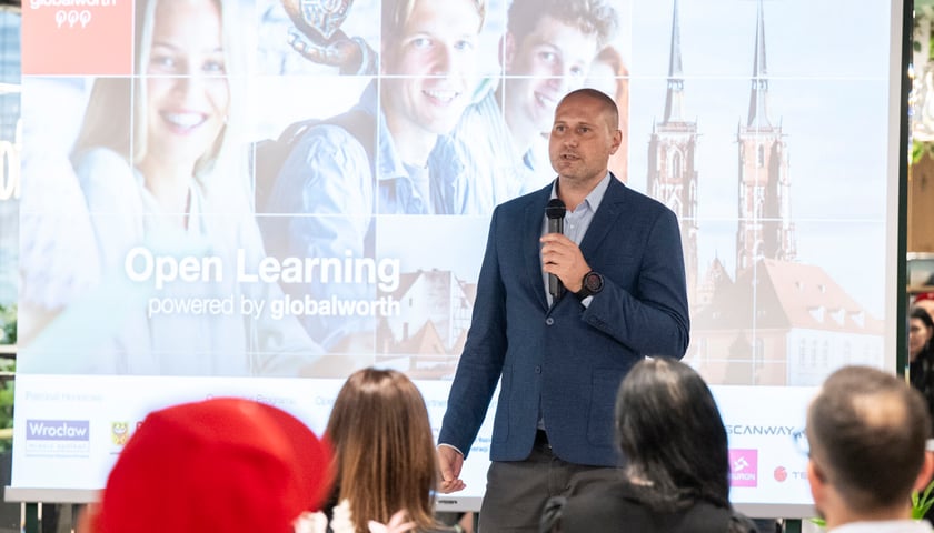 Tomasz Śpiewak, ARAW. Bezpłatne warsztaty dla uczniów i studentów. Open Learning