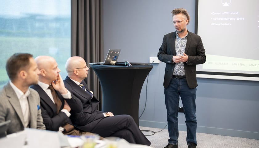 Alfred Wagner, zastępca dyrektora Wydziału Promocji Miasta i Turystyki UMW, prezentacja raportu KPMG o obecności linii Ryanair we Wrocławiu, Port Lotniczy Wrocław, 30 października 2026