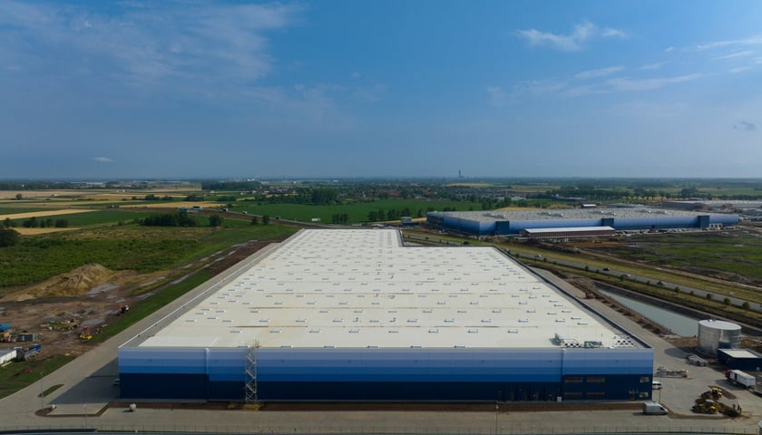 Na zdjęciu: wielkie hale magazynowe  GLP Wrocław V Logistics Centre, w których będzie centrum dystrybucji Shein