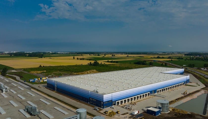 Na zdjęciu: wielkie hale magazynowe  GLP Wrocław V Logistics Centre, w których będzie centrum dystrybucji Shein