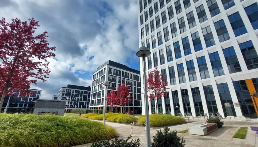 Wrocławski oddział iTechArt znajduje się w kompleksie biurowym Business Garden.