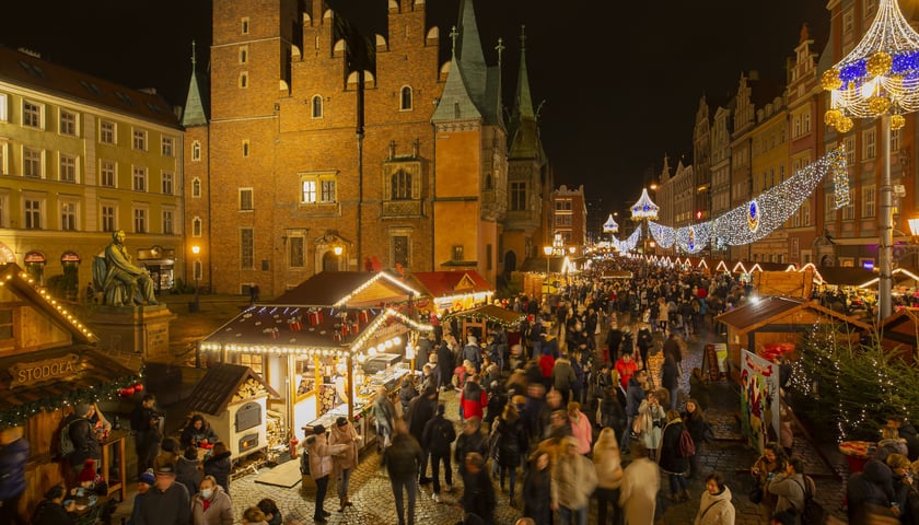 Na zdjęciu Jarmark Bożonarodzeniowy na wrocławskim Rynku w 2021 roku / zdjęcie ilustracyjne