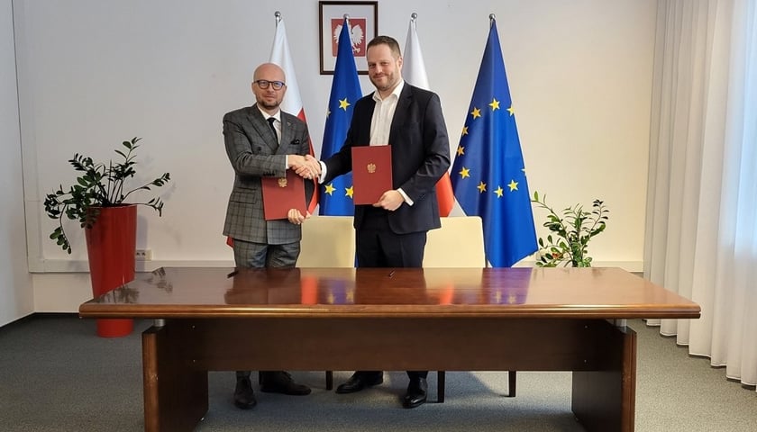Na zdjęciu od lewej: Jakub Mazur i Janusz Cieszyński