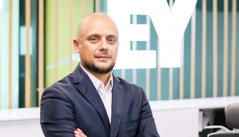 Dominik Woźniak, szef polskiej lokalizacji EY GDS.