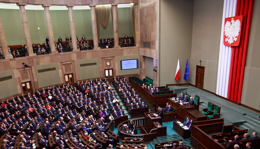 Na zdjęciu posłowie w sali plenarnej Sejmu RP