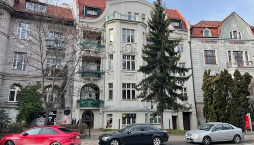 Budynki z lokalami na sprzedaż  we Wrocławiu