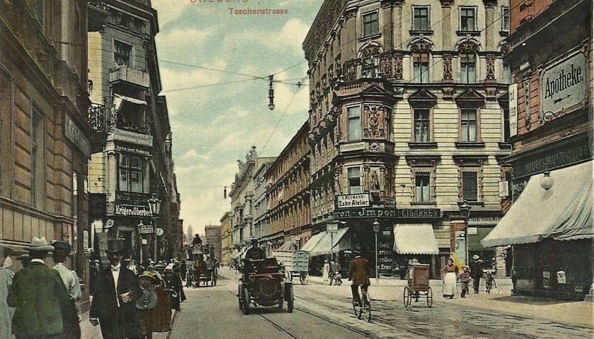 <p class="MsoNormal">1907, ulica Kołłątaja przy skrzyżowaniu z Kościuszki.</p>
