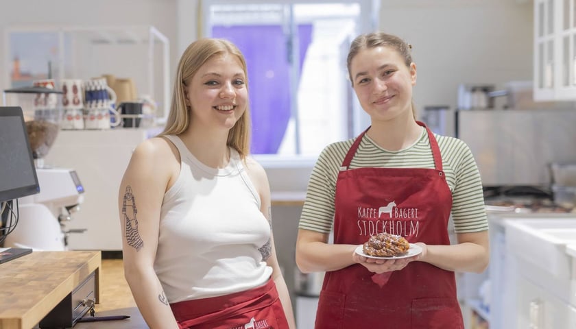 Dwie pracownice Kaffe Bageri Stockholm przy ul. Nożowniczej