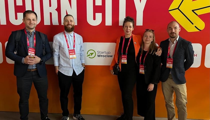 Ekipa Startup Wrocław i ARAW podczas konferencji Impact 2023.