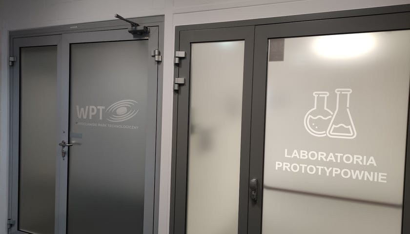 Powiększ obraz: Laboratoria WPT
