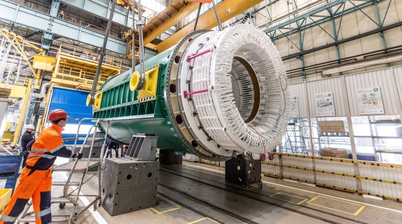400 tonowy stojan generatora energii dla elektrowni jądrowej w Darlington