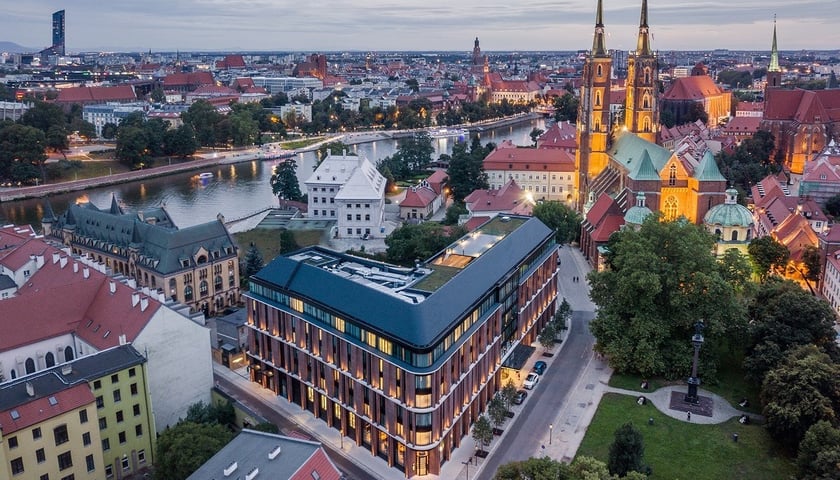 Hotel The Bridge reprezentuje Wrocław w prestiżowym konkursie. Ruszyło głosowanie