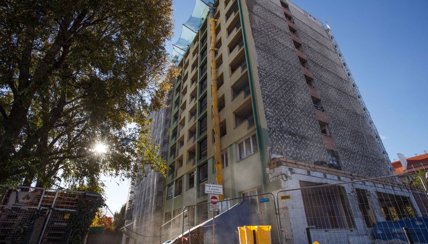 Remontowany dawny Hotel Wieniawa przy ulicy Gajowickiej 