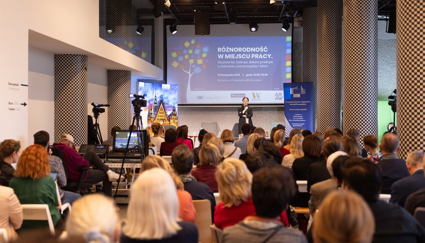 konferencji “Różnorodność w miejscu pracy - wyzwania, szanse i dobre praktyki w biznesie, samorządzie i NGO”