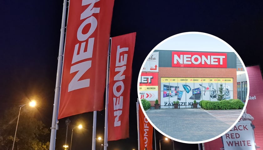 Flagi z napisem NEONET, w kółku sklep NEONET