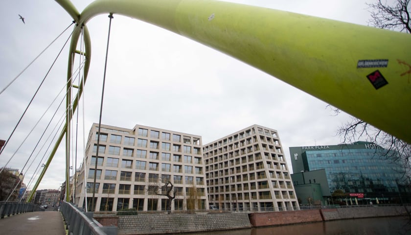 Bulwar Drobnera to dwa budynki powstałe w miejscu dawnej szkoły. Jej elewacja została wykorzystana w jednym z gmachów