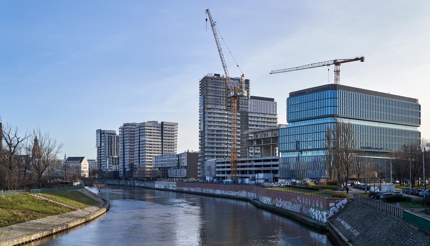 Budowa kompleksu Quorum