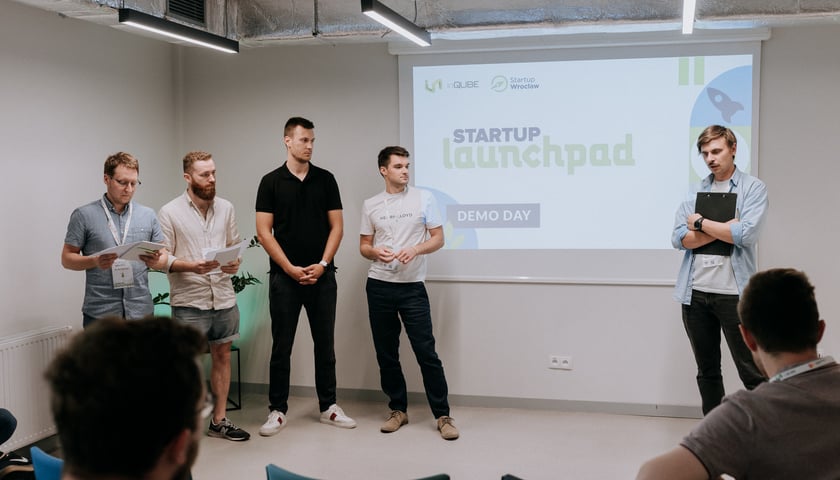 Powiększ obraz: Uczestnicy programu Startup Lunchpad.