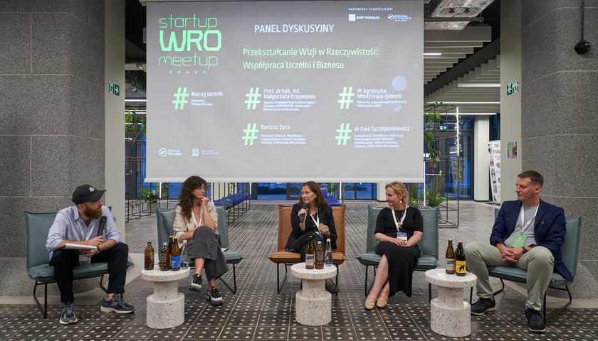 Uczestnicy ubiegłorocznego spotkania  Startup Wro Meetup .