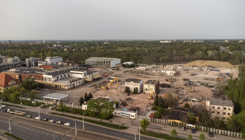 Rozbiórka budynków fabryki Persan (dawnej tam była Pollena) w kwietniu 2024 roku przy ul. Krakowskiej