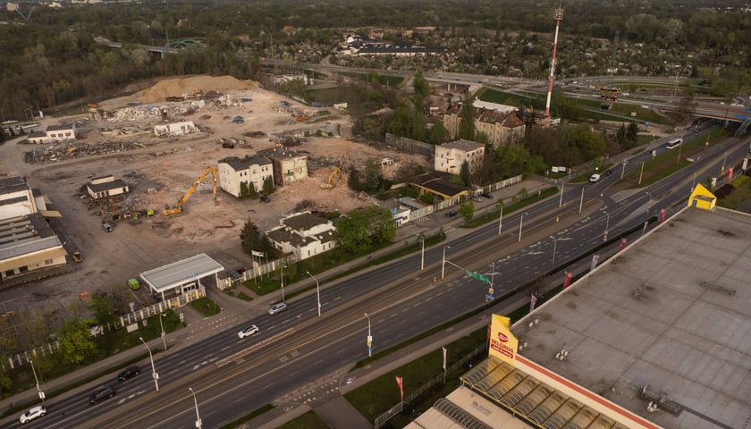Rozbiórka budynków fabryki Persan (dawnej tam była Pollena) w kwietniu 2024 roku przy ul. Krakowskiej