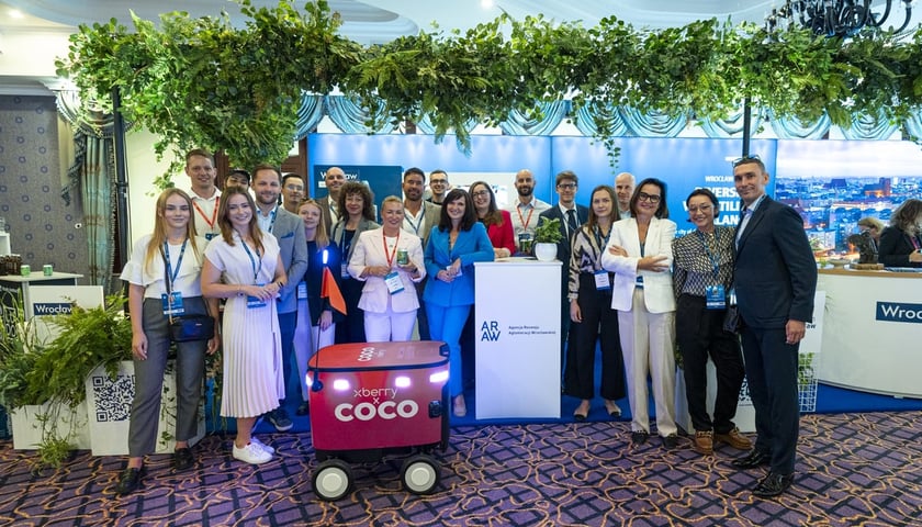 Wrocław zaprasza gości Forum Ekonomicznego w Karpaczu. Stoisko z przedstawicielami Agencji Rozwoju Aglomeracji Wrocławskiej