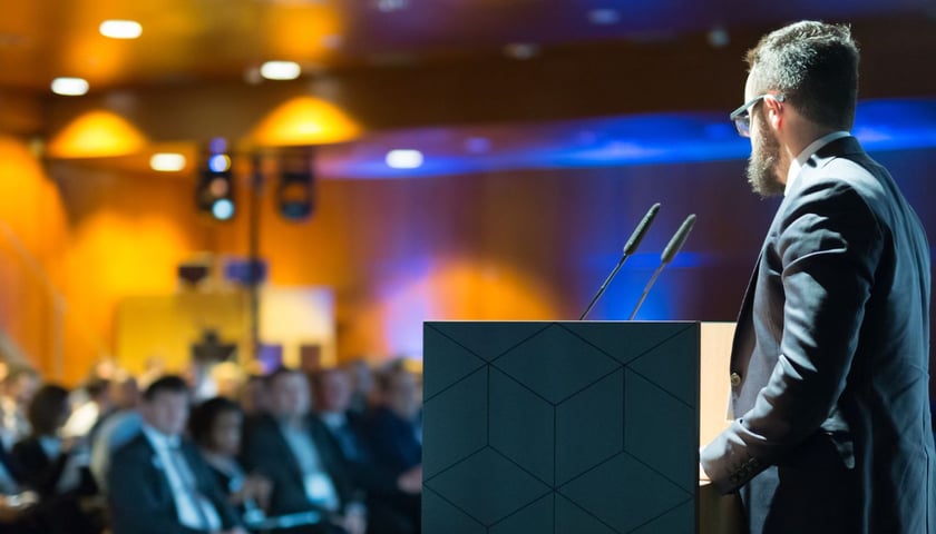 Konferencja.