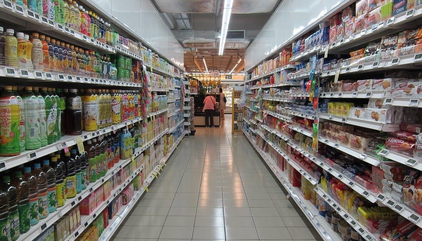 Od najbliższej niedzieli nie zrobimy już zakupów w dużych marketach.