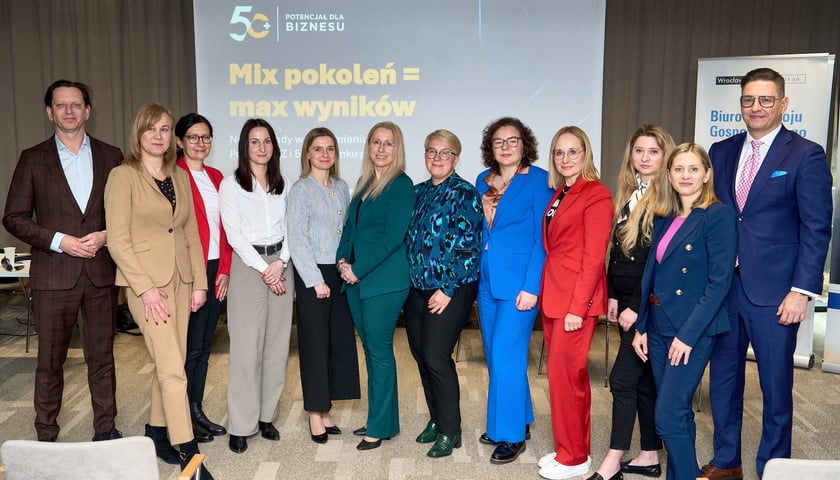 Uczestnicy konferencji „Mix pokoleń = max wyników. Pokolenie Z i 50+ na rynku pracy”.