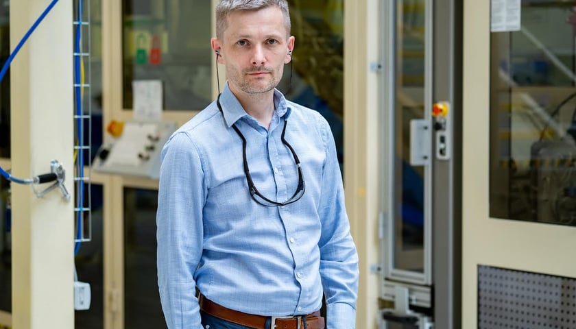 Powiększ obraz: Michał Domagała, dyrektor fabryki Essity w Oławie