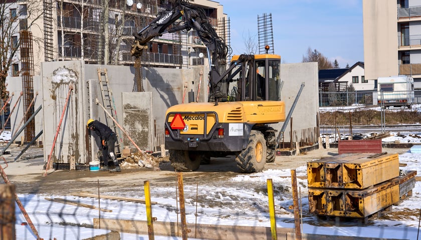 Budują lokalne centrum handlowo-usługowe Wojanowska - Olbrachtowska