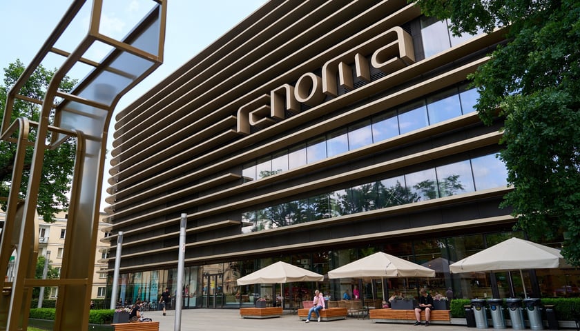 <p>Nowa część budynku Renoma</p>