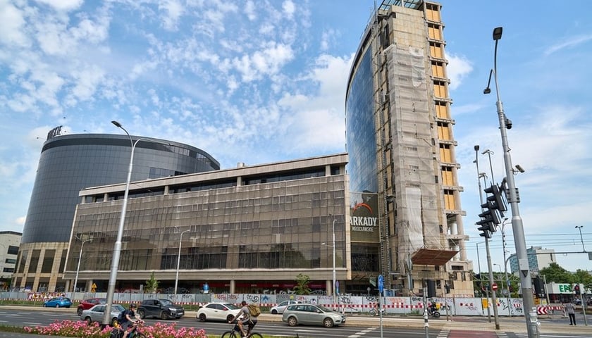 Arkady Wrocławskie w pierwszej części rozbiórki, czerwiec 2025