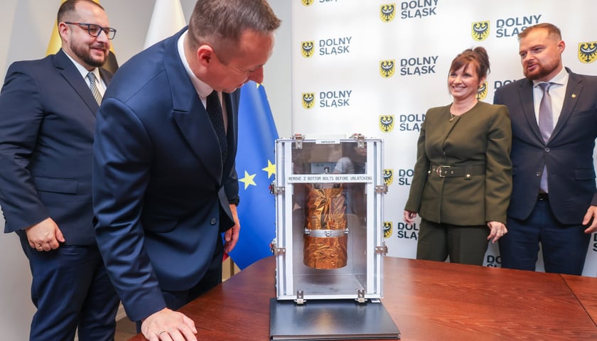 Uczestnicy spotkania firmy  firmy Scanway z przedstawicielami samorządu i ARAW.