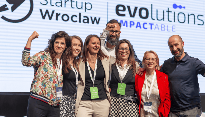 Kobiety i mężczyźni podczas Startup Wrocław: Evolutions, zdjęcie ilustracyjne