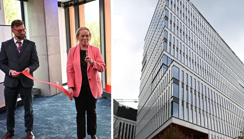 Kobieta i mężczyzna przecinają wstęgę. Biurowiec przy ul. Powstańców Śląskich. Stena otwiera nowy IT Hub